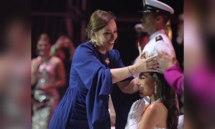 Gobernadora Rocío Nahle corona a Fernanda Pumar como Reina del Carnaval de Veracruz