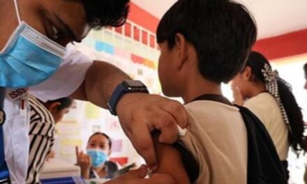 Inicia vacunación para maestros contra sarampión en Veracruz