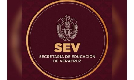 De forma universal estudiantes de primarias públicas en Veracruz recibirán una beca para uniformes y útiles escolares