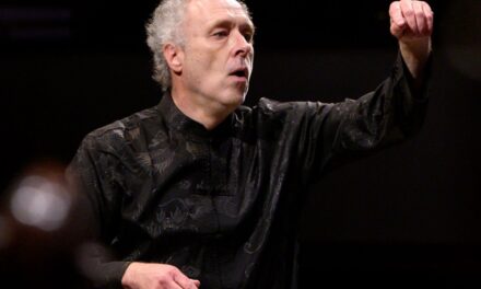 Noche de guitarra y estrenos de América y Europa OSX