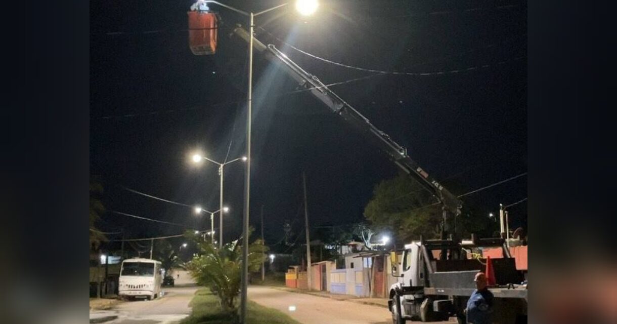 Refuerza Gobierno de Coatzacoalcos alumbrado público para recuperar la seguridad y fortalecer la imagen urbana