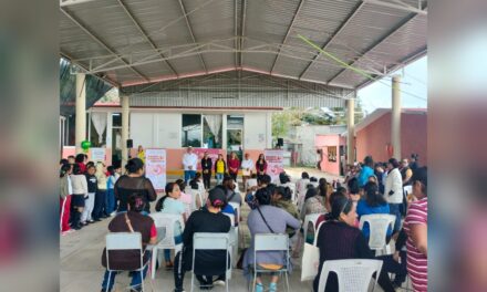 Acerca Gobierno de Coatzacoalcos ‘Apoyo Solidario Educativo’ a la escuela Tlacaélel