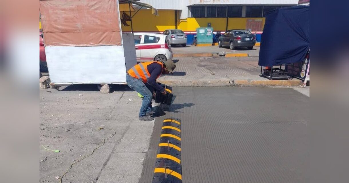 Moderniza Gobierno de Coatzacoalcos vialidades en Ciudad Olmeca con sustitución de topes