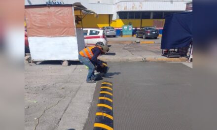 Moderniza Gobierno de Coatzacoalcos vialidades en Ciudad Olmeca con sustitución de topes