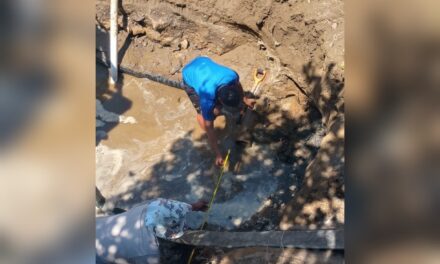 Atiende CMAS reparación de fuga de agua y rehabilita drenaje sanitario en la Col. Emiliano Zapata