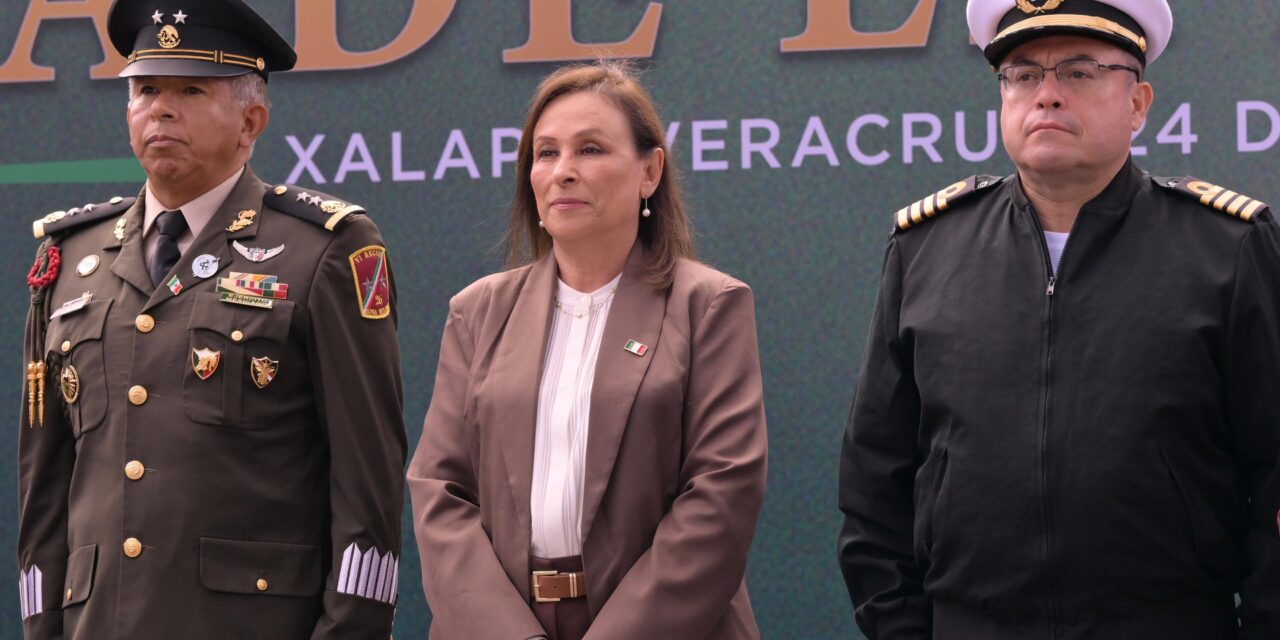 Rocío Nahle refrenda compromiso con la unidad nacional en el Día de la Bandera