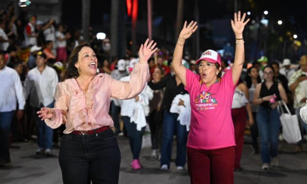 Nahle y Rosa María, política de Carnaval