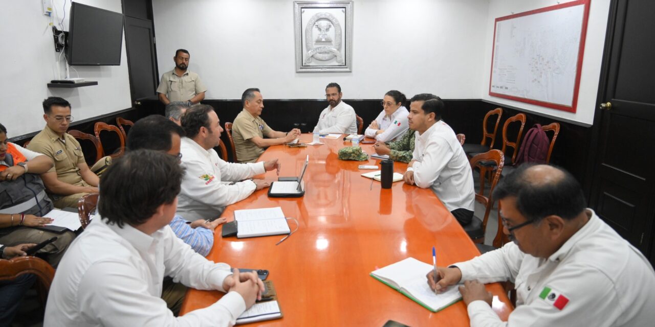 Coordina Pedro Miguel Rosaldo acciones con Federación y Estado ante presencia de hidrocarburo en el litoral