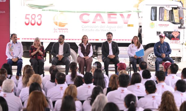Amplía Rocío Nahle capacidad de respuesta para contingencias con 30 pipas para la CAEV