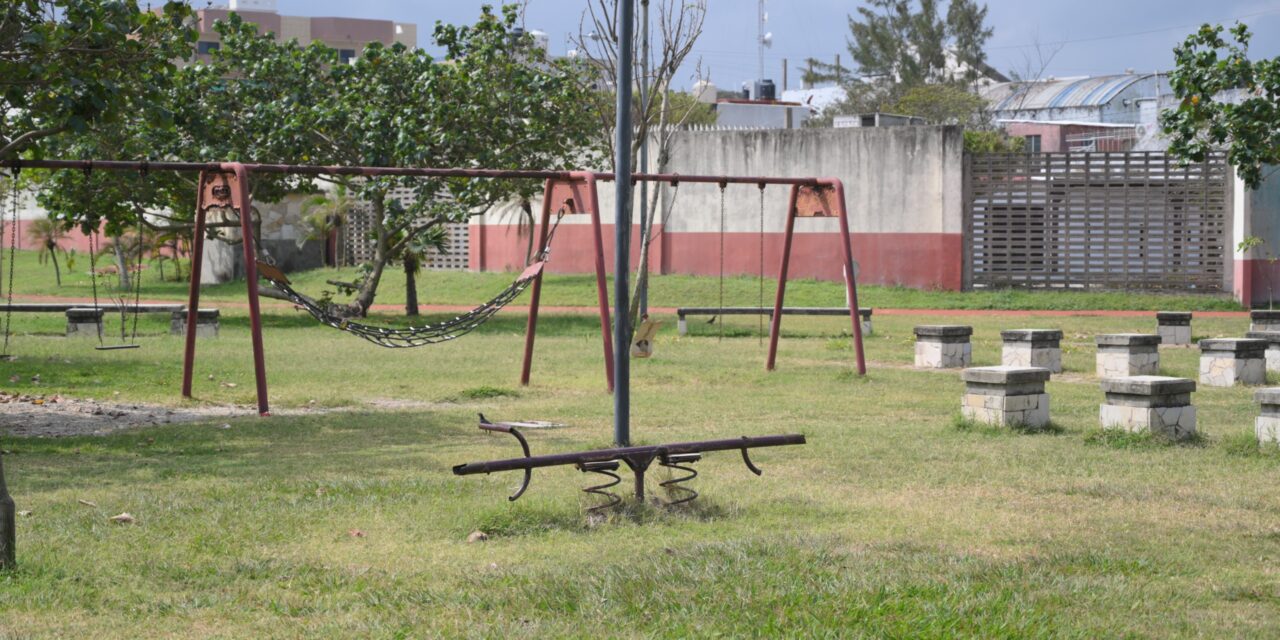 Juegos retirados del parque Miguel Hidalgo esperan proceso administrativo para su disposición final