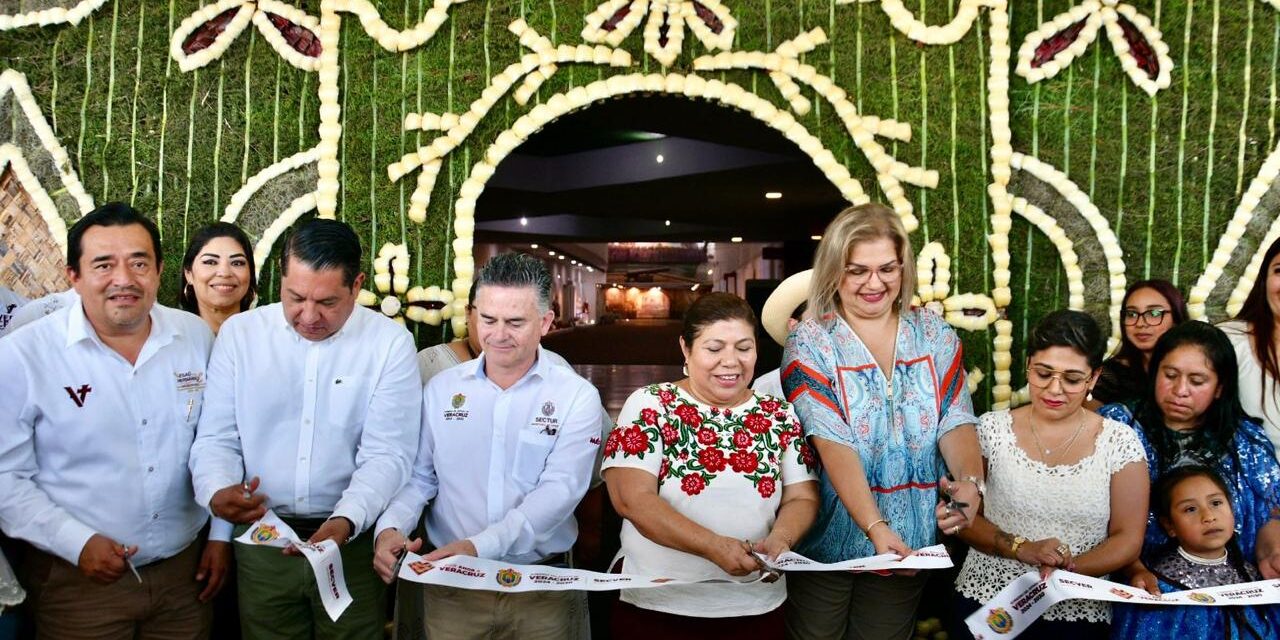 Inaugura SECVER Expo Galería de Indumentarias y Muestra Artesanal en el WTC