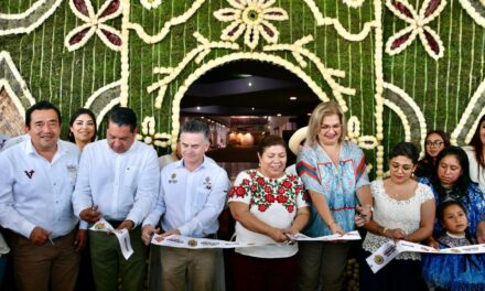 Inaugura SECVER Expo Galería de Indumentarias y Muestra Artesanal en el WTC