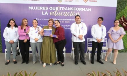 Reconoce SEV a 34 trabajadoras por transformar la educación en Veracruz