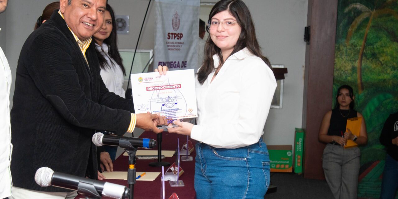 Reconocen a 38 empresas de Coatzacoalcos y la región con el distintivo ‘Hermila Galindo’