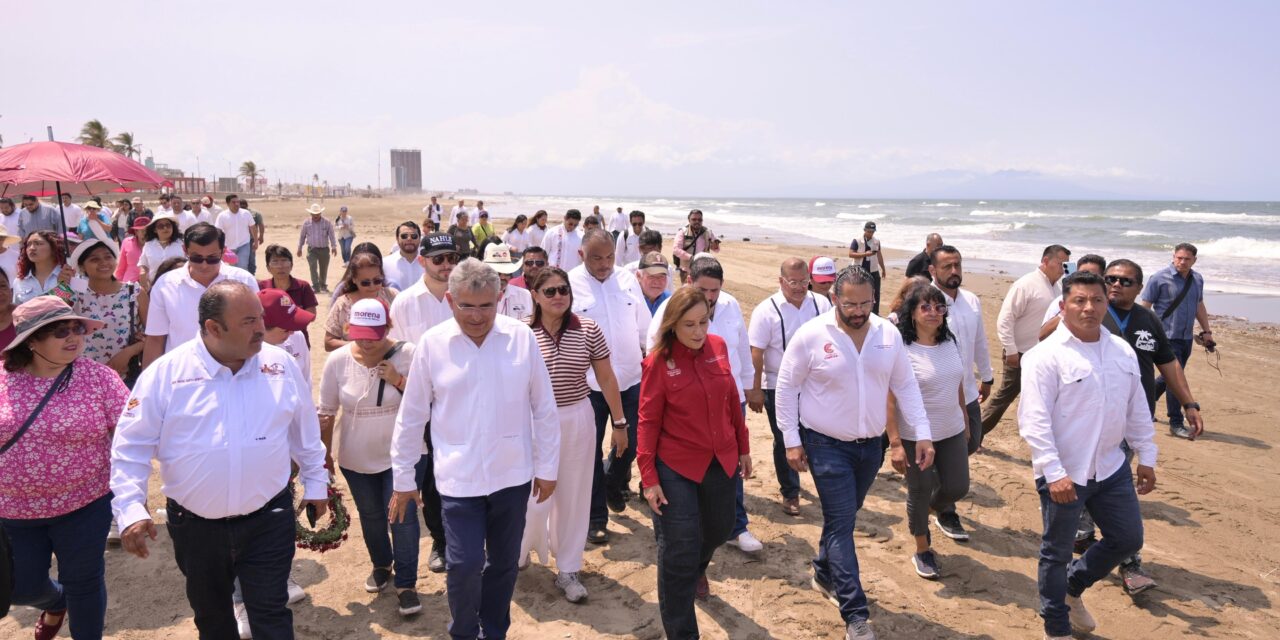 Supervisa Rocío Nahle García limpieza de la playa de Coatzacoalcos