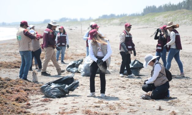 Refuerzan limpieza de Playa Chalchihuecan rumbo a Semana Santa