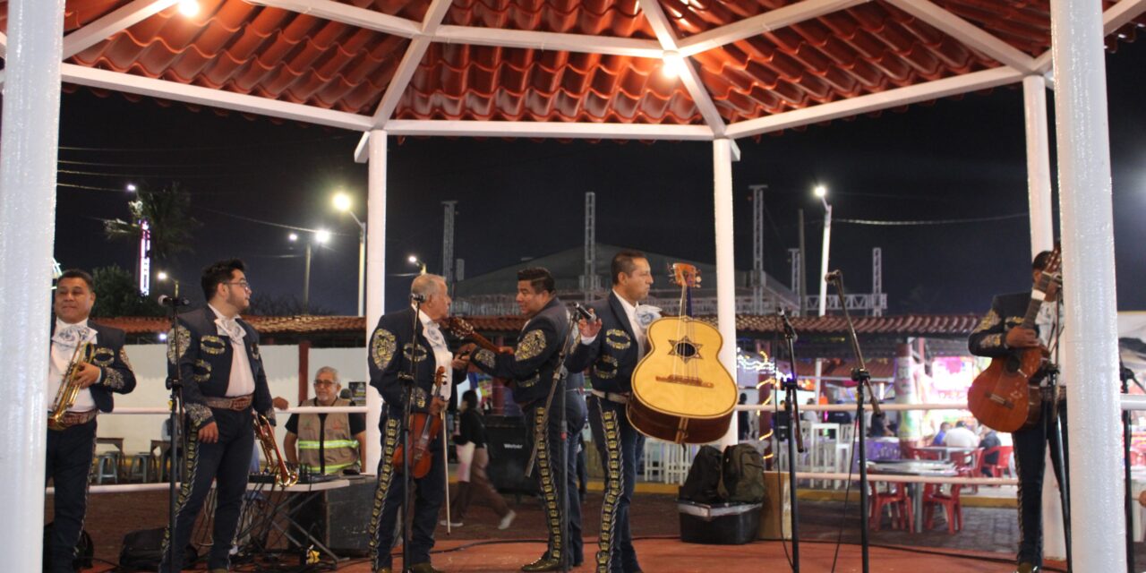 Vibra la tradición en la Plaza del Mariachi durante la Expo Feria Coatza 2026