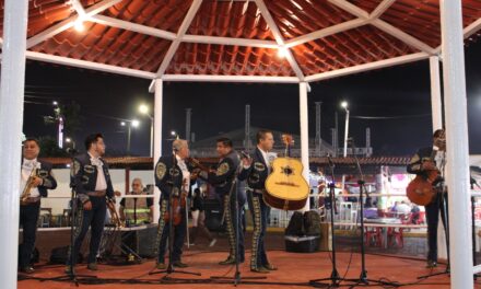 Vibra la tradición en la Plaza del Mariachi durante la Expo Feria Coatza 2026