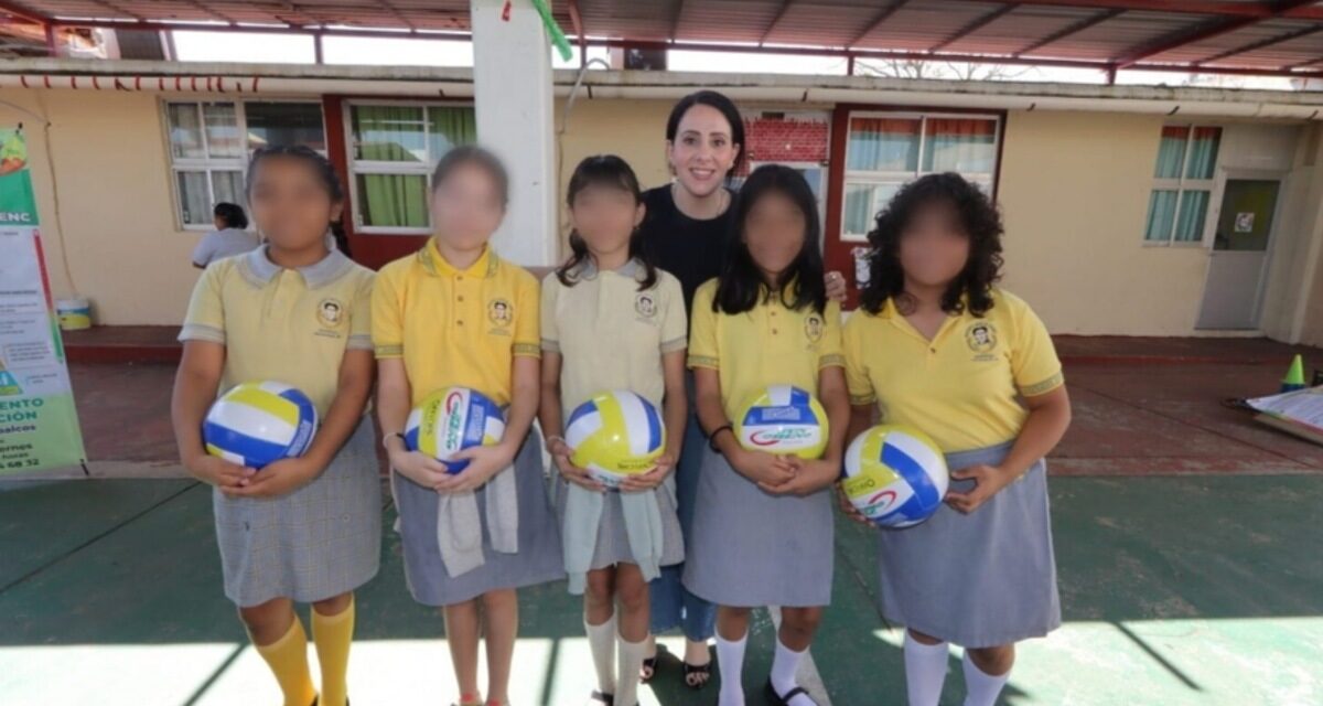 DIF Coatzacoalcos impulsa hábitos saludables en primaria Margarita Maza de Juárez por el Día Mundial contra la Obesidad