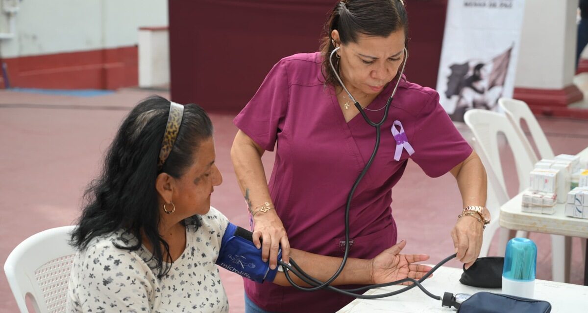 Realiza Gobierno de Coatzacoalcos Feria de Servicios de Salud para la Mujer en el marco del 8M
