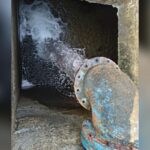 Continúa CMAS con la instalación de válvulas expulsoras de aire para restablecer el suministro de agua potable en el poniente