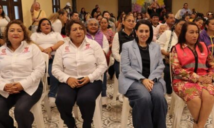 Presidenta del DIF Coatzacoalcos corona a 40 reinas y reyes infantiles de la primavera 2026