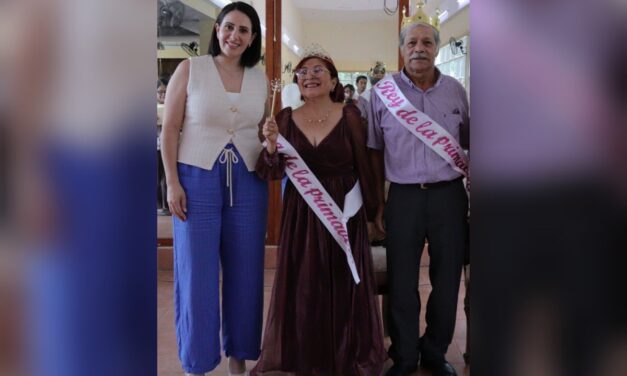 Coronan a Reina y Rey de la Primavera 2026 en el CAM del DIF Coatzacoalcos