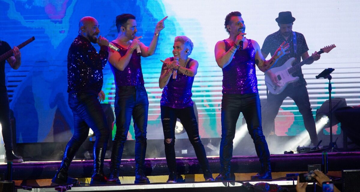 Invaden Kabah y JNS de nostalgia noventera el Teatro del Pueblo de la Expo Feria Coatza 2026