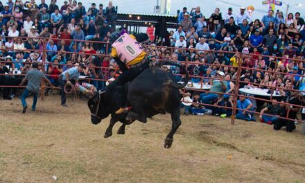 Enciende Gran Jaripeo 2026 el ambiente en la zona ganadera de la Expo Feria Coatza 2026