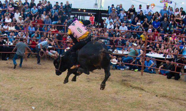 Enciende Gran Jaripeo 2026 el ambiente en la zona ganadera de la Expo Feria Coatza 2026