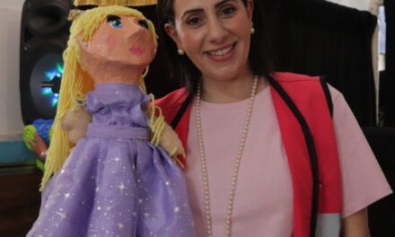 Biblioteca Móvil llega al CADI Eva Sámano: 150 niñas y niños disfrutan teatro guiñol