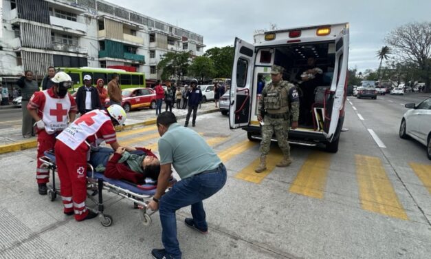 Atiende SSP de manera inmediata a madre de familia y su bebé tras atropellamiento