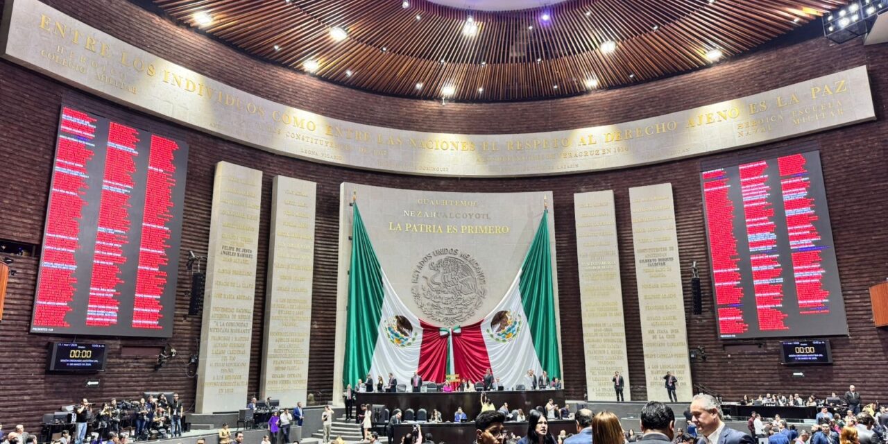 Astrolabio Político