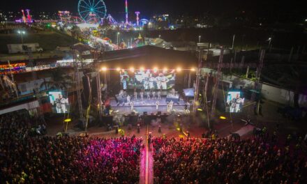 “Niche Disco Tour” hace vibrar el Teatro del Pueblo de la Expo Feria Coatza 2026 con su salsa colombiana