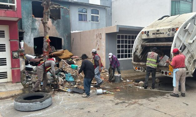 Realizan jornada integral de limpieza en el Fraccionamiento Las Palmas en Coatzacoalcos