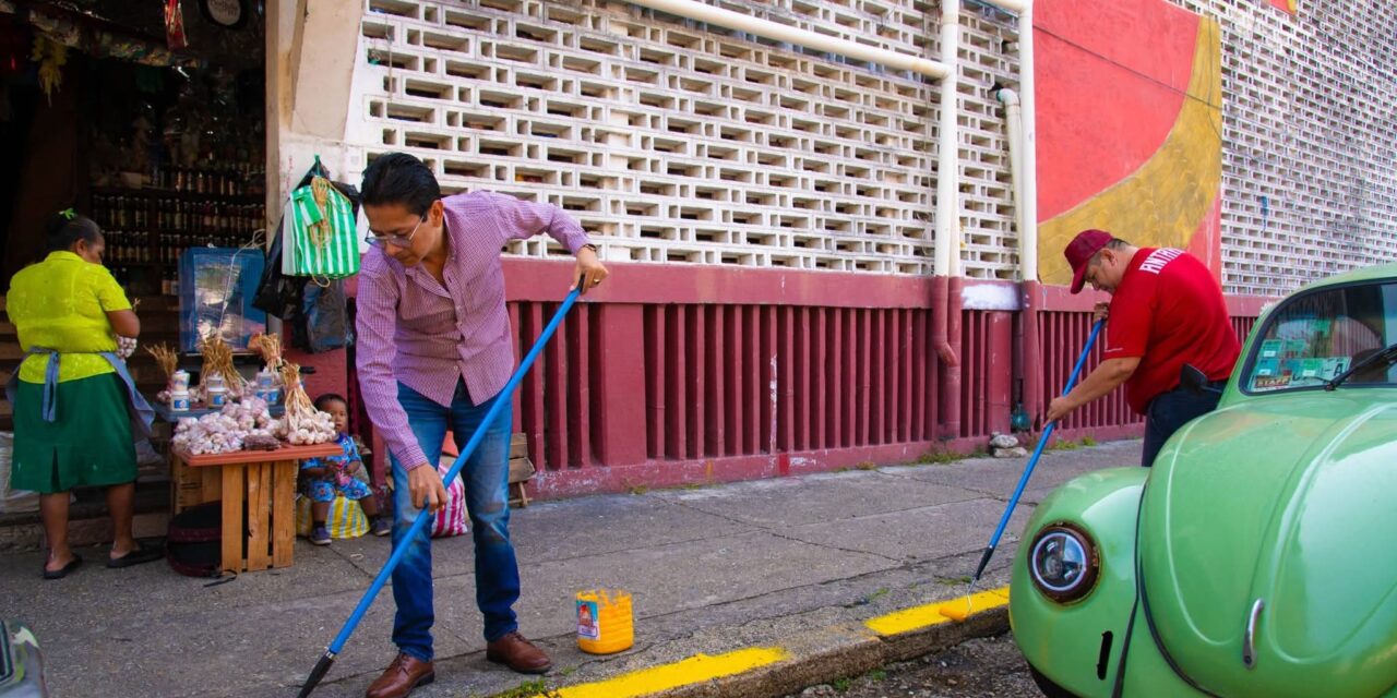 Pedro Miguel Rosaldo instruye renovación de imagen en centros de abasto municipales