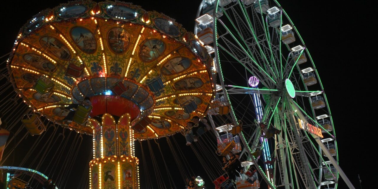 Gritos, risas y adrenalina al máximo en los juegos mecánicos de la Expo Feria Coatza 2026