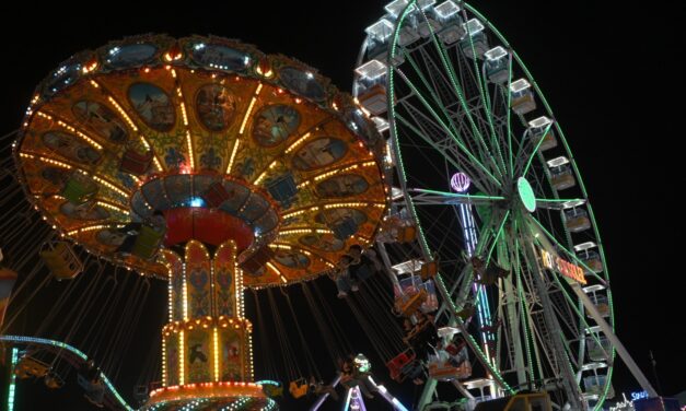 Gritos, risas y adrenalina al máximo en los juegos mecánicos de la Expo Feria Coatza 2026