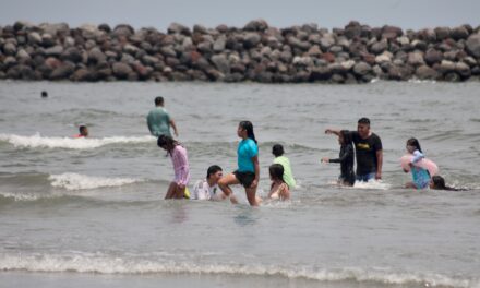 Con playas limpias, Veracruz espera alta afluencia turística este fin de semana