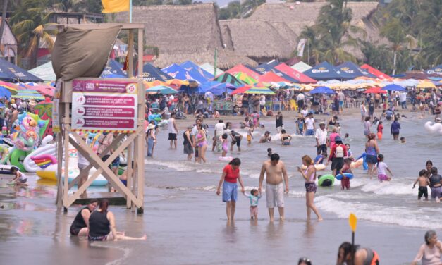 Familias destacan condiciones seguras y mar tranquilo en Veracruz–Boca del Río