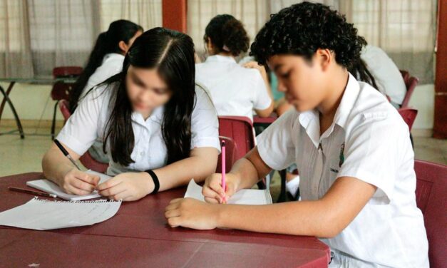 Retornan a las aulas más de 1.6 millones de alumnos en Veracruz