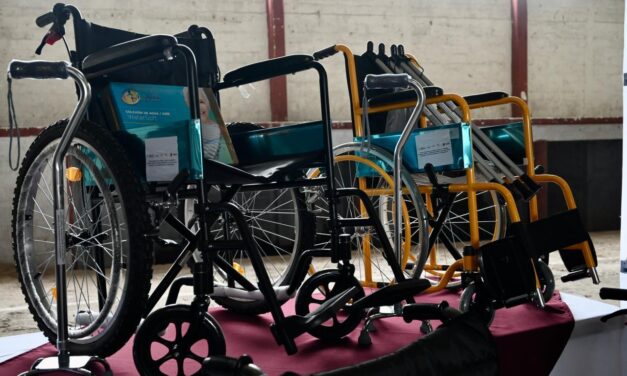 Distribuye DIF apoyos funcionales y de asistencia social en Yecuatla y Tenochtitlán