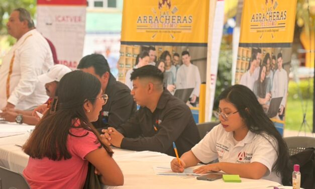 Oferta STPSP más de 380 espacios laborales en Feria del Empleo en Acayucan
