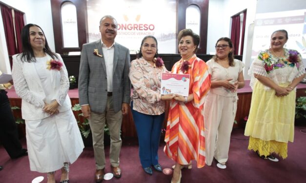 SEV reconoce a educadoras por su labor en la primera infancia