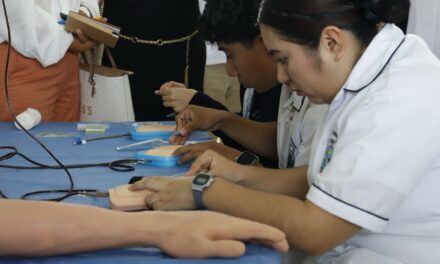 Valida Gobierno Federal actualización de plan de estudios de la Escuela de Enfermería de Coatepec