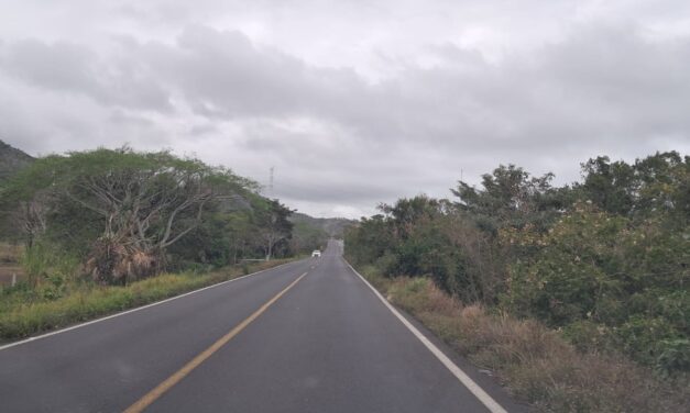Anuncian cierre temporal en tramo de la carretera 180, por retiro de roca: SICT