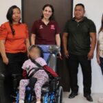 Sonia Marie da banderazo y entrega sillas de ruedas, andaderas y carriolas a domicilio