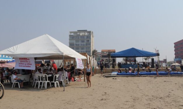 DIF Coatzacoalcos instala módulos para atención y resguardo de niñas y niños extraviados en playas y Expoferia