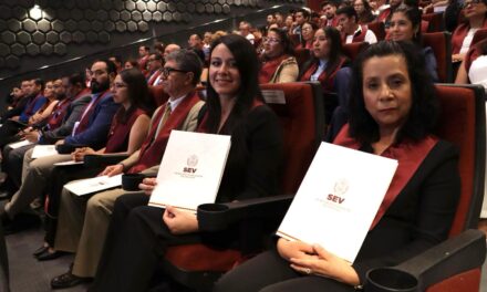 Egresados del Consorcio Clavijero reciben Actas de Recepción Profesional y de Grado