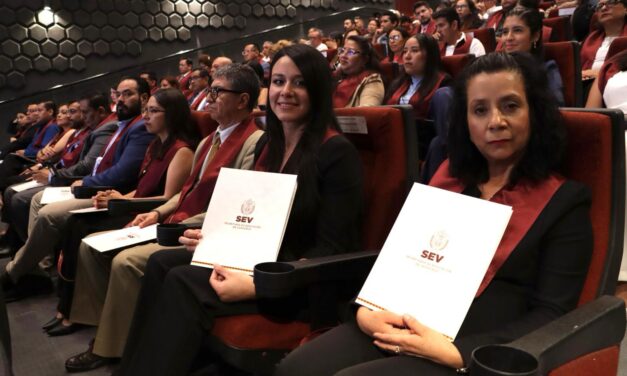 Egresados del Consorcio Clavijero reciben Actas de Recepción Profesional y de Grado